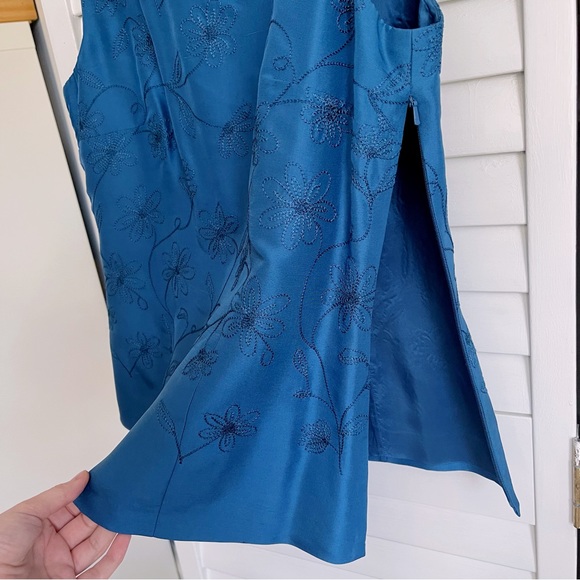 Silk Sleeveless Blouse with Floral Embroidery - Picture 4 of 6